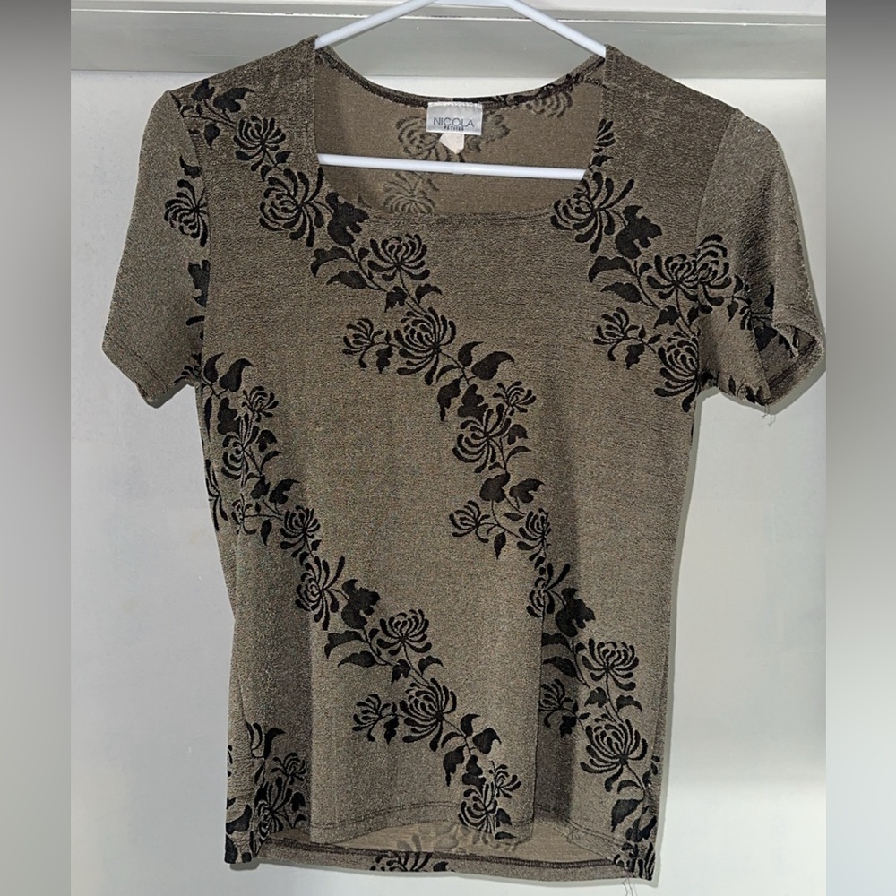 Brown rayon top like new rose print in a darker brown